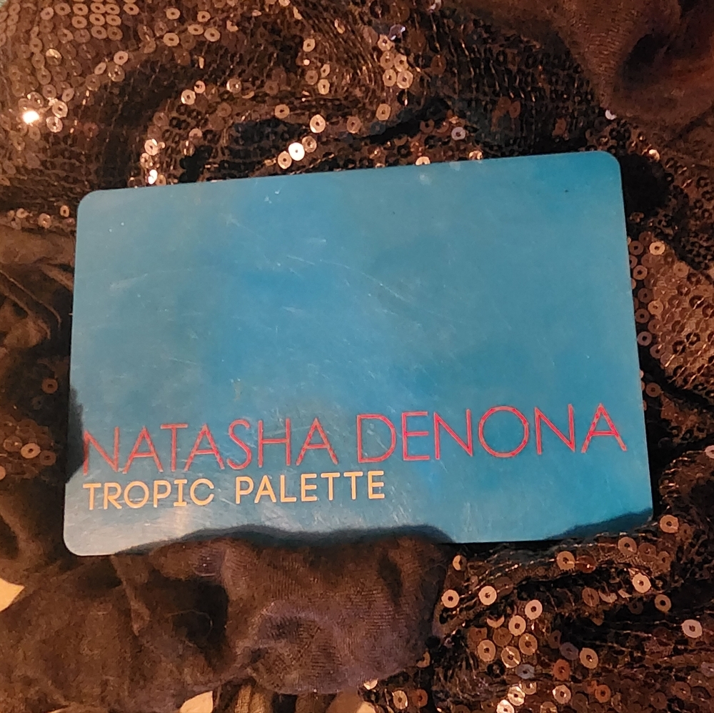 Natasha denona Tropic